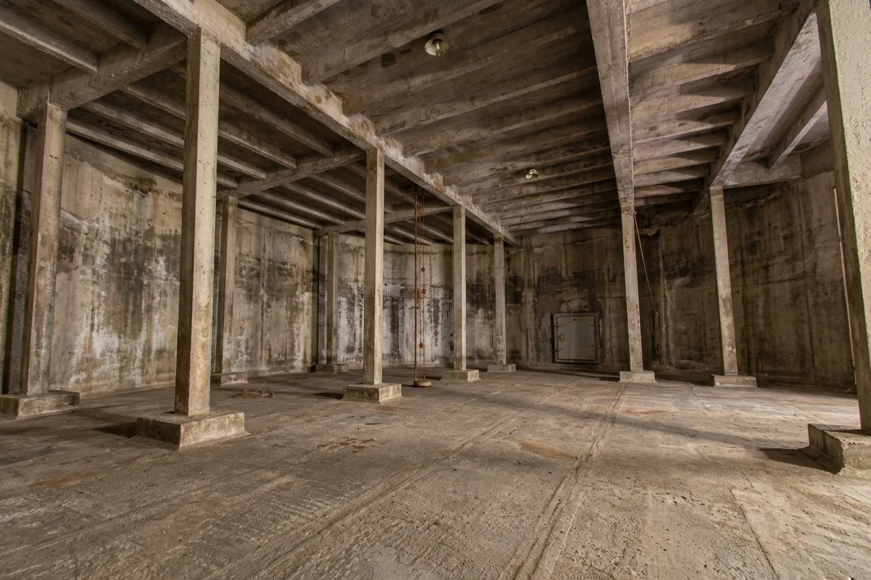Étanchéité de réservoir et citerne à Montpellier — avant (chantier 2) Étanchéité de réservoir et citerne à Montpellier — avant (chantier 2)
